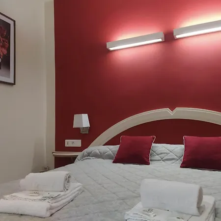 Notre Dame Hotel